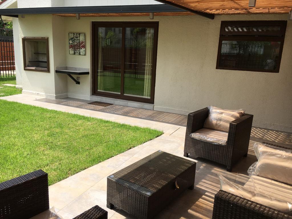 Casa Vitacura Host サンティアゴ エクステリア 写真